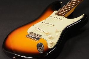 Fender New American Vintage 59 Stratocaster 3-Color Sunburst Electric Guitar