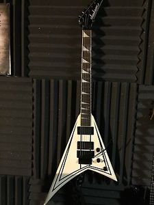 Jackson RR Pin Stripe Flying V Model