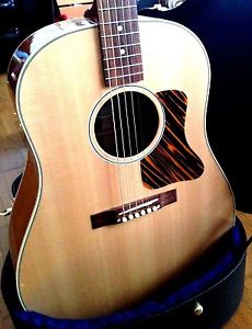 Gibson J35 Acoustic Electric Guitar 6 string right hand