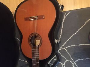 Vintage 1992 Cuenca Model 40 Spanish Guitar RARE with HARD CASE