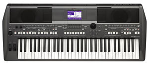 YAMAHA PSR-S670 Portatone Keyboard