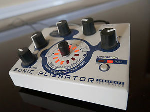 Frostwave Sonic Alienator Decimator bit crusher. ♫ Super!