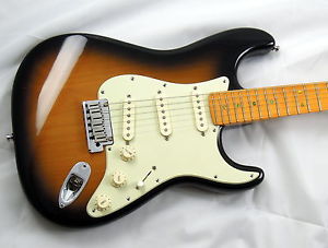FENDER 2005 American Deluxe Stratocaster V-Neck w/Case (USA Dlx Strat)