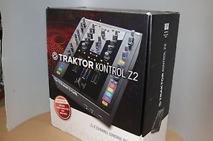 DJ Mixer Native Instruments Traktor Kontrol Z2   C2