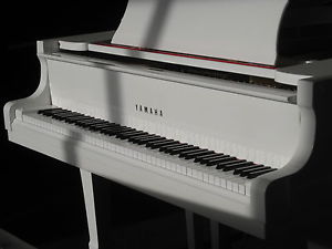 Yamaha Flügel G3E in weiß - optisch fast wie neu - REHA-PIANO-AURICH