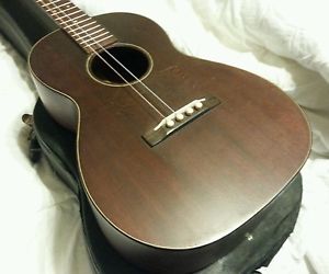 Martin baritone ukuele