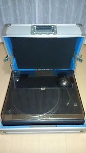 Very rare Technics SL-1200 mk4 Turntable Very Good condition with Penn RoadCase