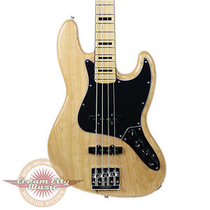 Brand New Fender Deluxe Active Jazz Bass Maple Fingerboard in Natural Demo