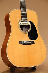 MARTIN D-28 1975 Natural w/hard case Free shipping Guitar from Japan #R641