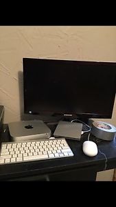 Mac Mini Desktop Custom W/ Samsung Monitor & Keyboard Mouse