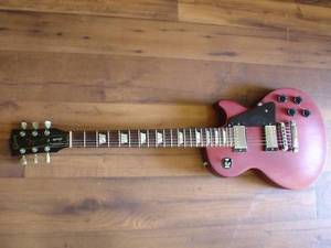 EXCELLENT 2009 GIBSON LES PAUL STUDIO WORN CHERRY DISCONTINUED EDITION
