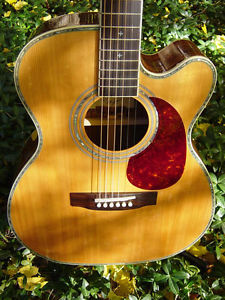"Easy Play" Concert size Aura Acoustic Electric Guitar w Taylor case, strap
