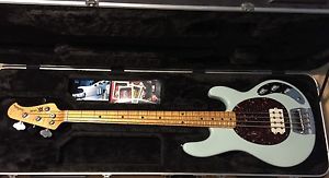 Ernie Ball Music Man Stingray Classic
