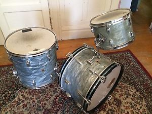 Vintage Ludwig New Yorker set, Sky Blue Pearl, pre-serial badges