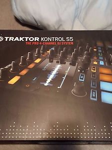 Native Instruments tracktor kontrol s5