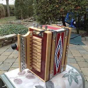 Outstanding diatonic 4 voice accordion