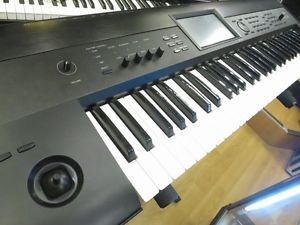 KORG KOROME 61 Workstation Keyboard 61 Key Krome-61 Synthesizer with Soft Case