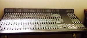 Euphonix CS-2000 chanel Analog Mixing Console