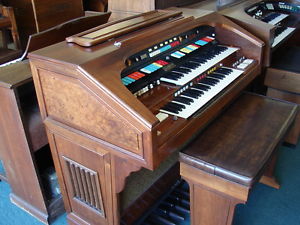 HAMMOND AURORA CLASSIC ORGAN W/BUILT-IN LESLIE SPEAKER 232172