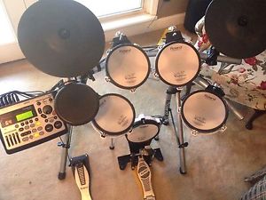 Roland TD-8 V-Drum Electronic Set with Rack, CY-12R Cymbals, and FD-8 HH Pedal
