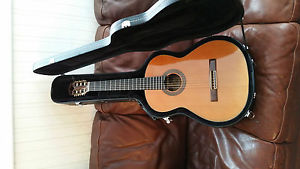 APARDOLIA CLASSICAL CONCERT GUITAR