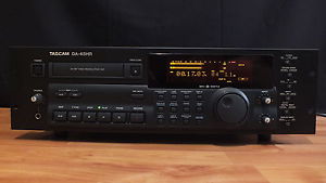 Tascam DA-45HR DAT  nur mit 91 Betriebstunden mit Originalverpackung