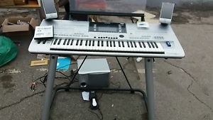Yamaha Tyros 3 Electronic Keyboard