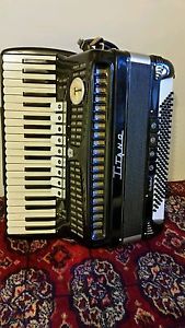 accordion titano