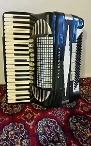 accordion exselsiola /4/5/Hand.made.reeds gud.condition