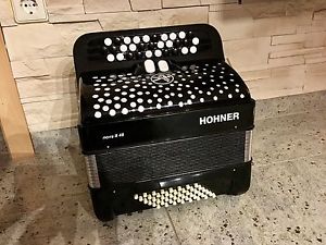 Akkordeon Knopfakkordeon Hohner Noval49 F + Rucksack