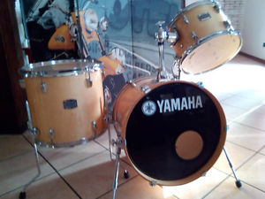 YAMAHA  JAZZETTE STAGE CUSTOM BIRCH ABSOLUTE  drum set kit BATTERIA