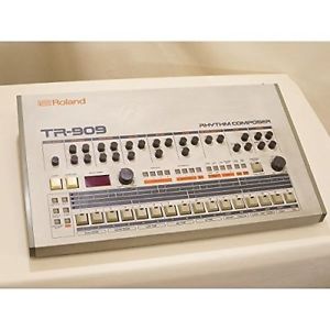 Roland TR-909 TR909 Rhythm Composer Analog Drum Machine 1983 Vintage from Japan