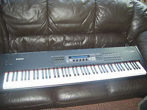 Yamaha S80 Stage Piano Synthesizer workstation