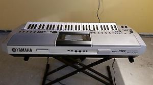 Yamaha PSR-OR700 Keyboard
