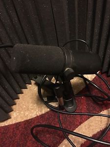 Shure SM7B Dynamic Cable Professional Microphone