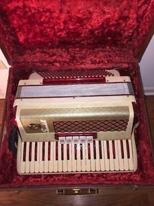 Vintage Scandalli 5 Accordions 1952