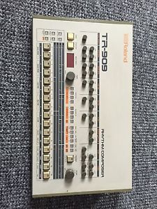 ROLAND Tr 909  Electronic Drum, Vintage Drum Machine