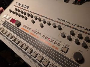 Roland TR 909 Drum Machine