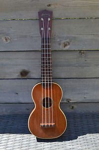 Vintage Martin soprano style 2