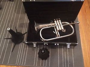 Yamaha YFR-631 *Barely Used* Professional Flugelhorn w/Silent Brass Mute & Stand
