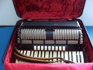 USED ACCORDION VINTAGE WITH CASE  MADE IN ITALY