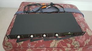 Revolabs 8 CHANNELS - 8 Wireless Conference Microphone System