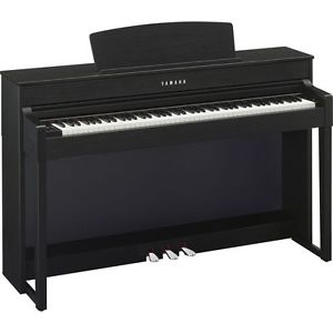 YAMAHA CLP-545B B-Ware