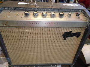 vintage Gibson Discoverer Tremolo guitar tube amplifier