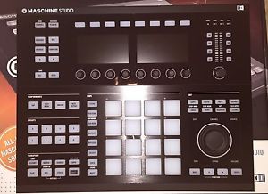 Native Instruments MASCHINE Studio (with License Transfer and Stand)