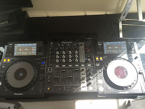 Pioneer XDJ-1000 Multi Player for DJs Turntables Pair (2)