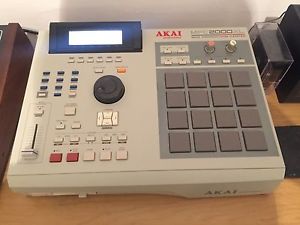 Akai MPC 2000XL