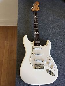fender stratocaster MIM Electric Guitar Classic Series 70's Style Lightweight