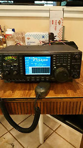 Icom IC-756 Pro with hand mic and manual
