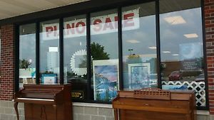 OAK YAMAHA CONSOLE w BENCH  Limited Local Delivery Included.